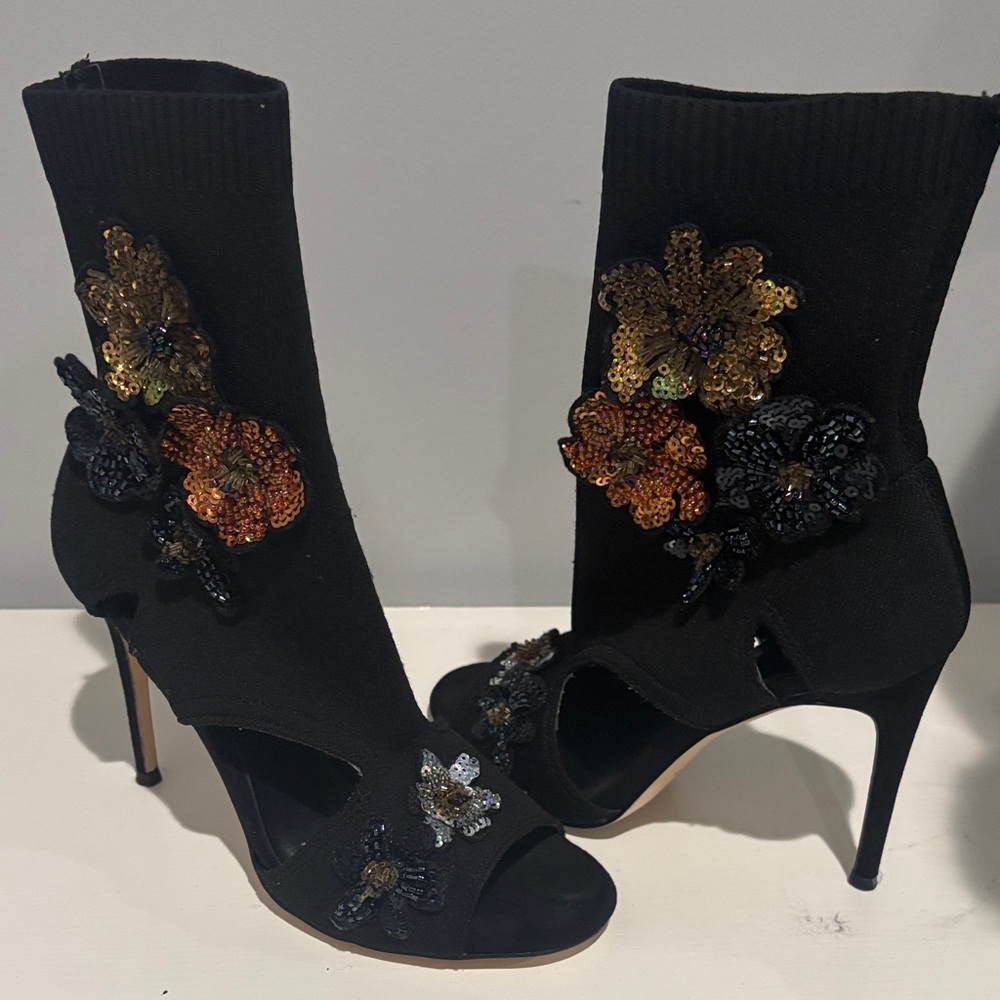 Zara Black Heels with Colorful Floral Accents - Picture 5 of 5
